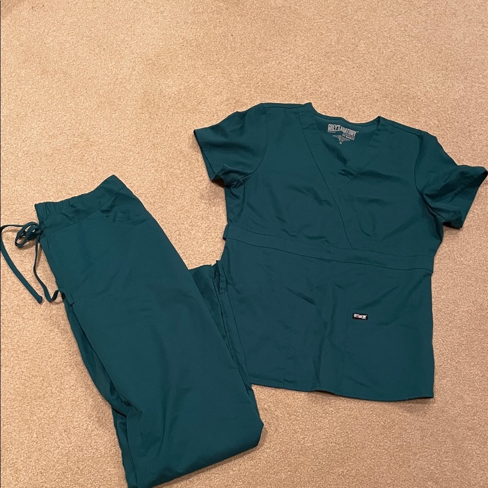 Grey's Anatomy Green Women's Scrub Pants and Top